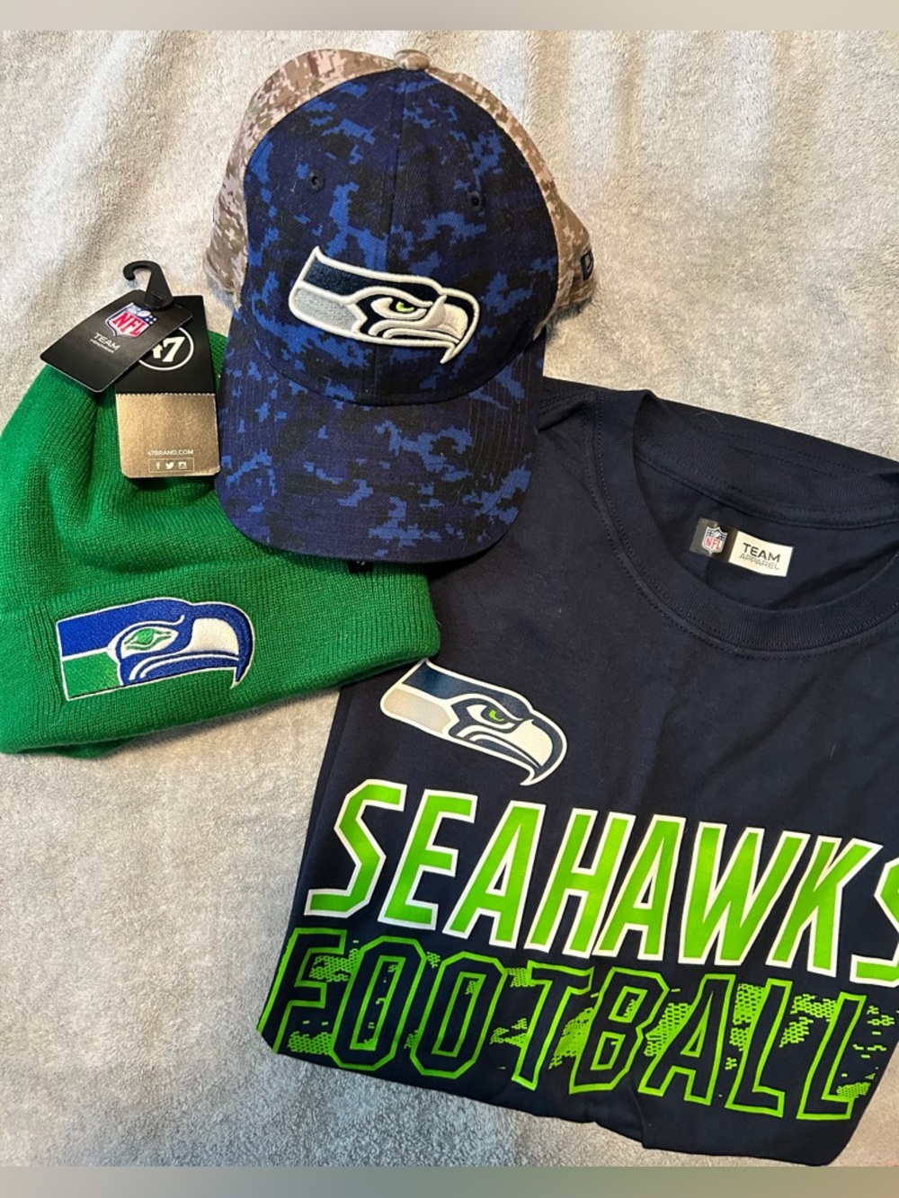 SEATTLE SEAHAWKS FOOTBALL FAN BUNDLE/VARIOUS/SEE DESCRIPTION FOR DETAILS/NWT
